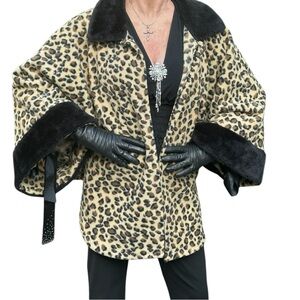 Leopard coat wrap cape w faux fur. Beautiful 60s and Jackie O Glamour